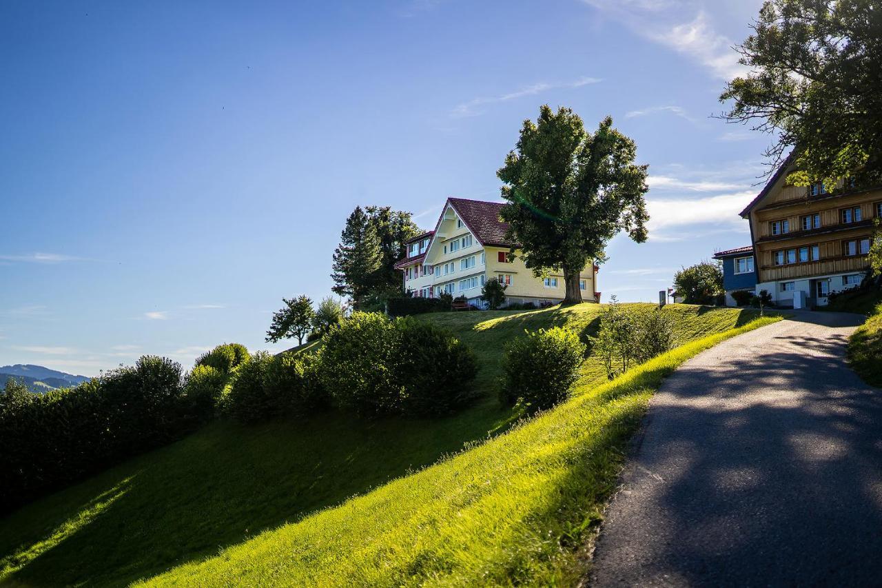 Bed and Breakfast Gaestehaus Aemisegg Sankt Peterzell Exterior foto