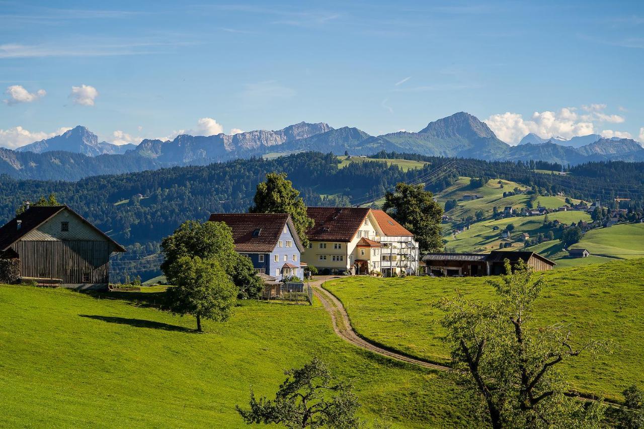 Bed and Breakfast Gaestehaus Aemisegg Sankt Peterzell Exterior foto