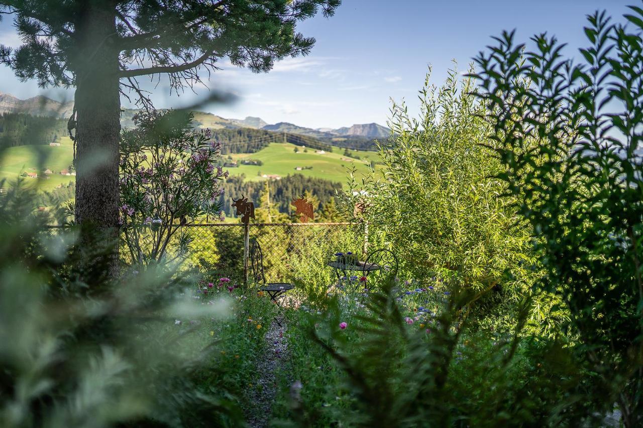 Bed and Breakfast Gaestehaus Aemisegg Sankt Peterzell Exterior foto